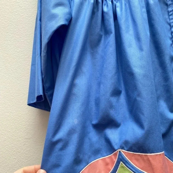 Vintage - Blue Duster with Patio Chair and Table Design - Picture 6 of 6